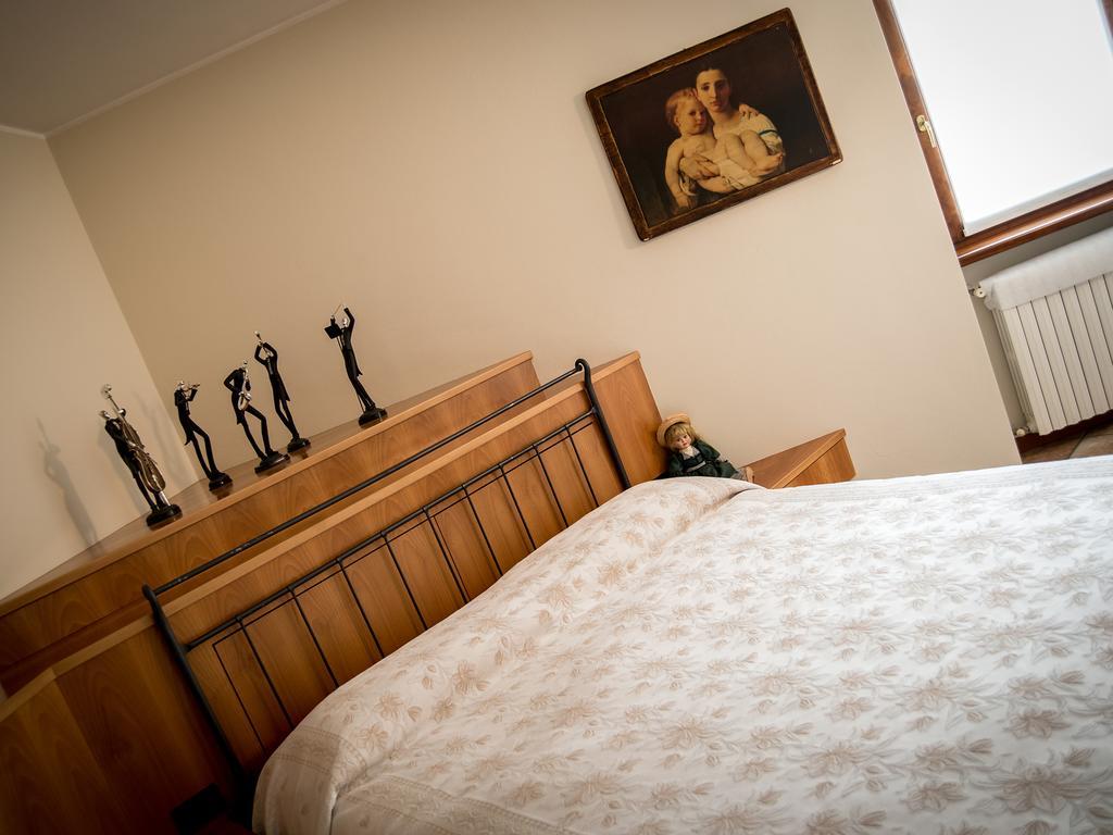 B&B Del Gran Ducato Di Alzano Sopra 알자노 롬바르도 객실 사진