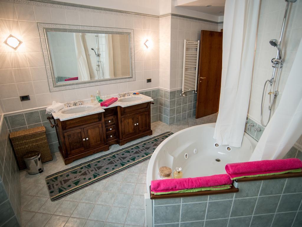 B&B Del Gran Ducato Di Alzano Sopra 알자노 롬바르도 객실 사진